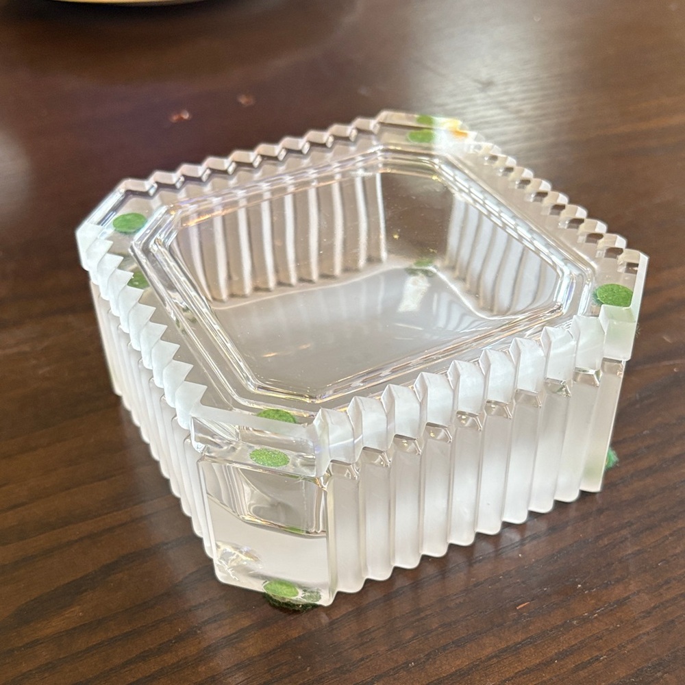 Emanuel Ungaro Sasaki Crystal Japan Frosted and Clear Glass Trinket Box